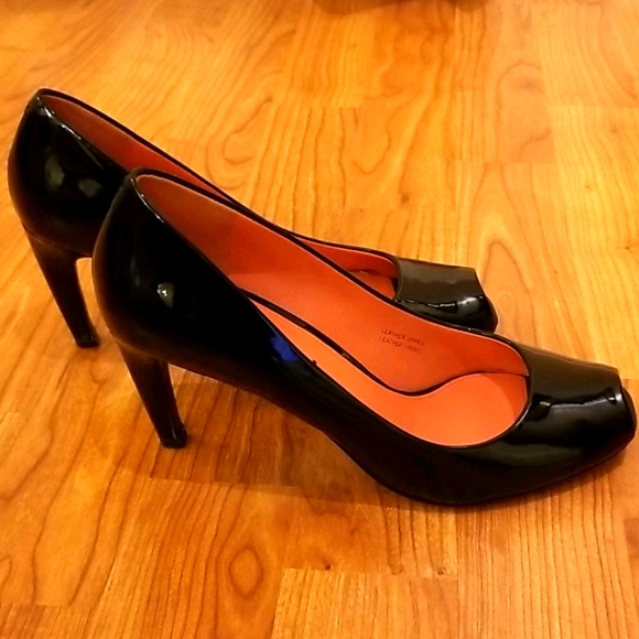 Via Spiga Patent Leather Heels - Picture 2 of 7